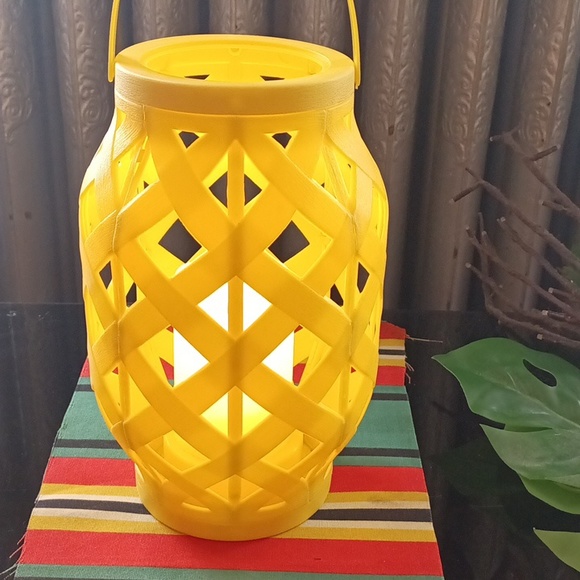 Battery Operated Lantern - Picture 4 of 4